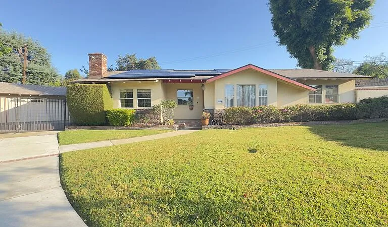 403 Lupin Ln — Photo 1
