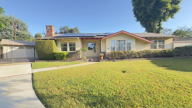 1st image of 403 Lupin Ln