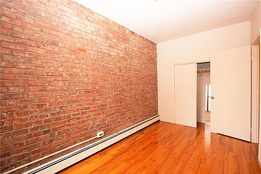 Rented by R New York