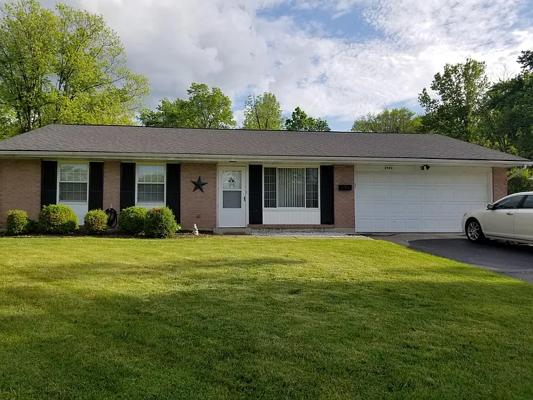 2540 Delavan Dr — Photo 1