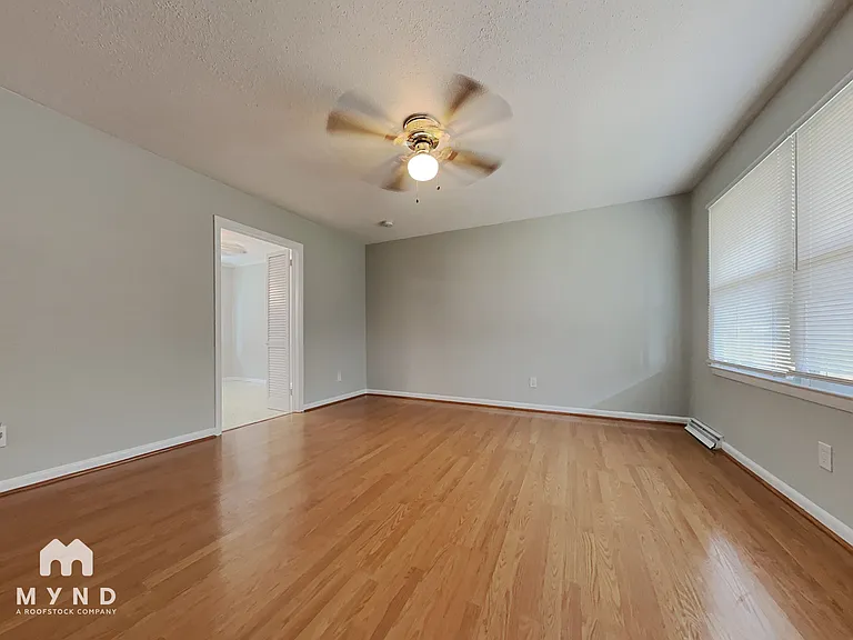 221 Tanglewood Dr — Photo 7