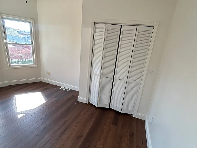 1202-1206 W Elm St #1W — Photo 10
