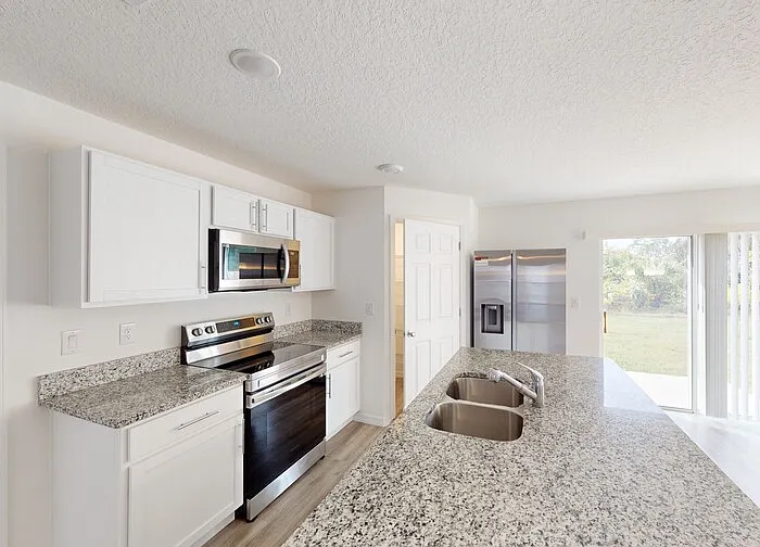 3238 Jupiter Blvd SE — Photo 2
