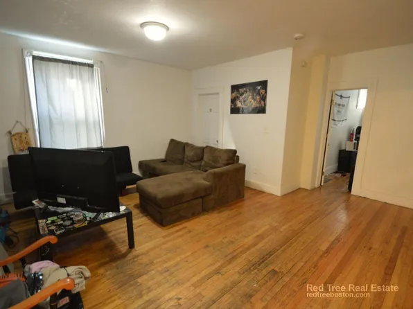 19 Pratt St #2B, Allston, MA 02134