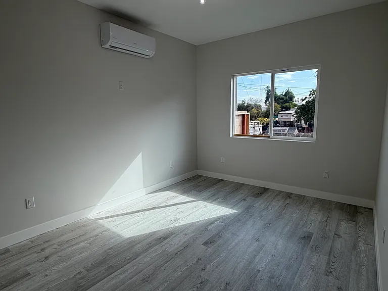 635 S 32nd St — Photo 14