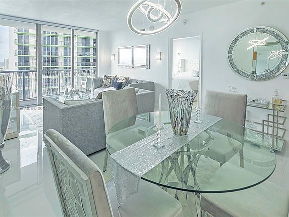 5th image of 1750 N Bayshore Dr APT 3211