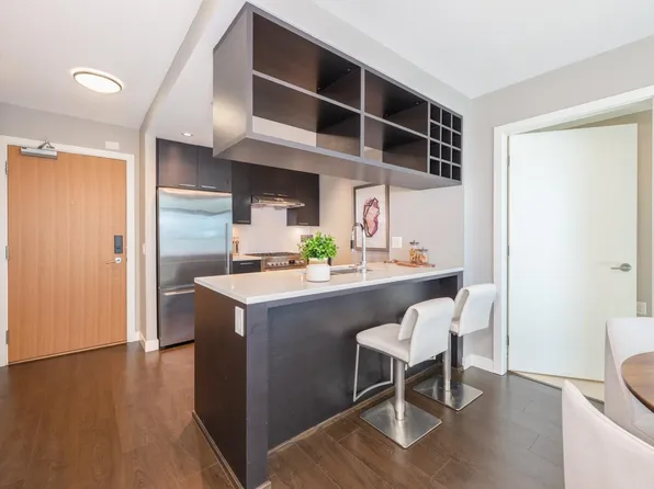 6188 No 3 Rd #1216, Richmond, BC V6Y 0J3