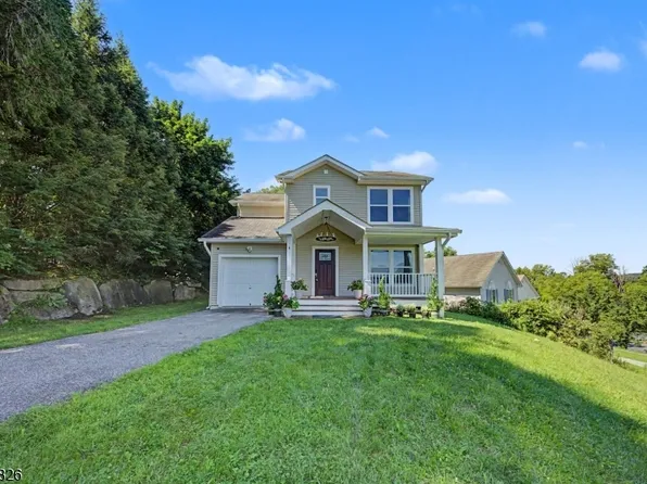 4 Michael Ct, Hamburg Boro, NJ 07419