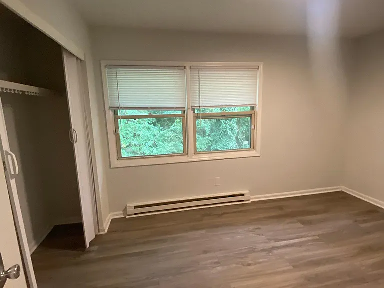 W.R. Cropper Apartments — Photo 17