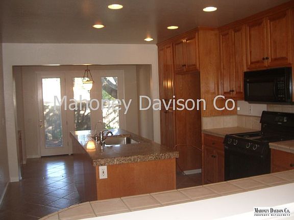 5th image of 5 Colinda Dr