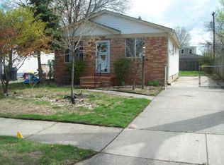 27068 Townley Ave, Madison Heights, MI 48071