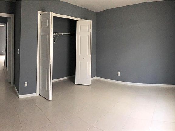 4th image of 370 Clairidge Cir