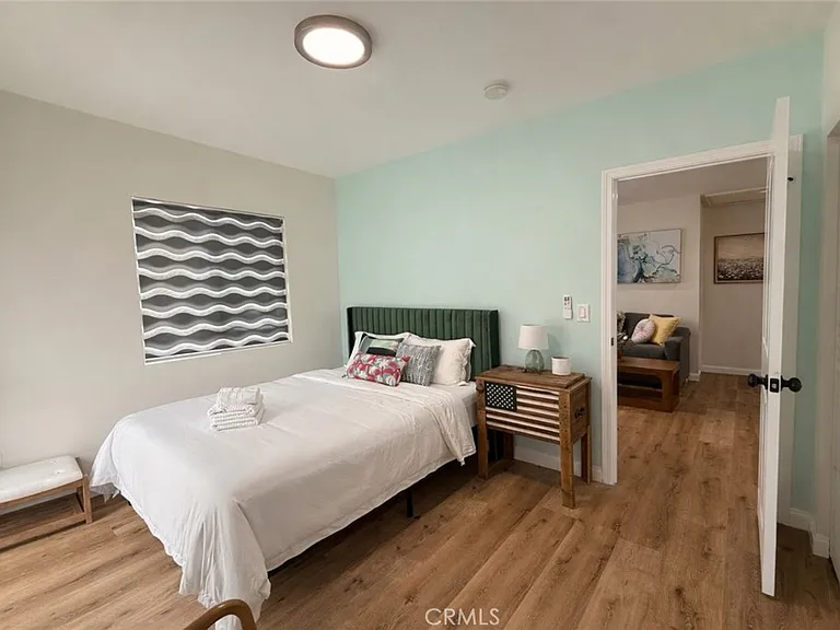 559 E Juanita Ave — Photo 6