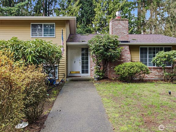 3rd image of 10809 150th Street Ct E