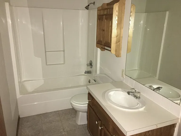 1017 Cedar Point Cir — Photo 7