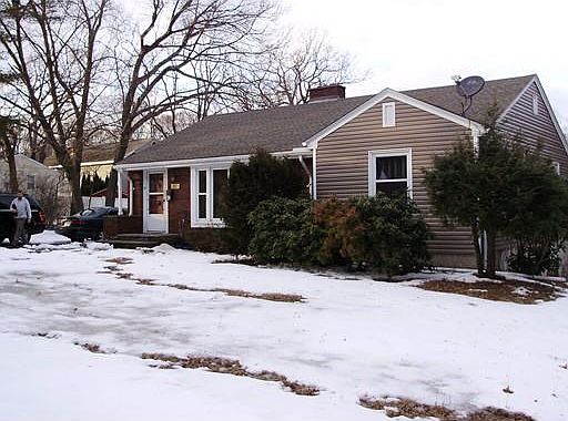 2nd image of 42 Nonquit St