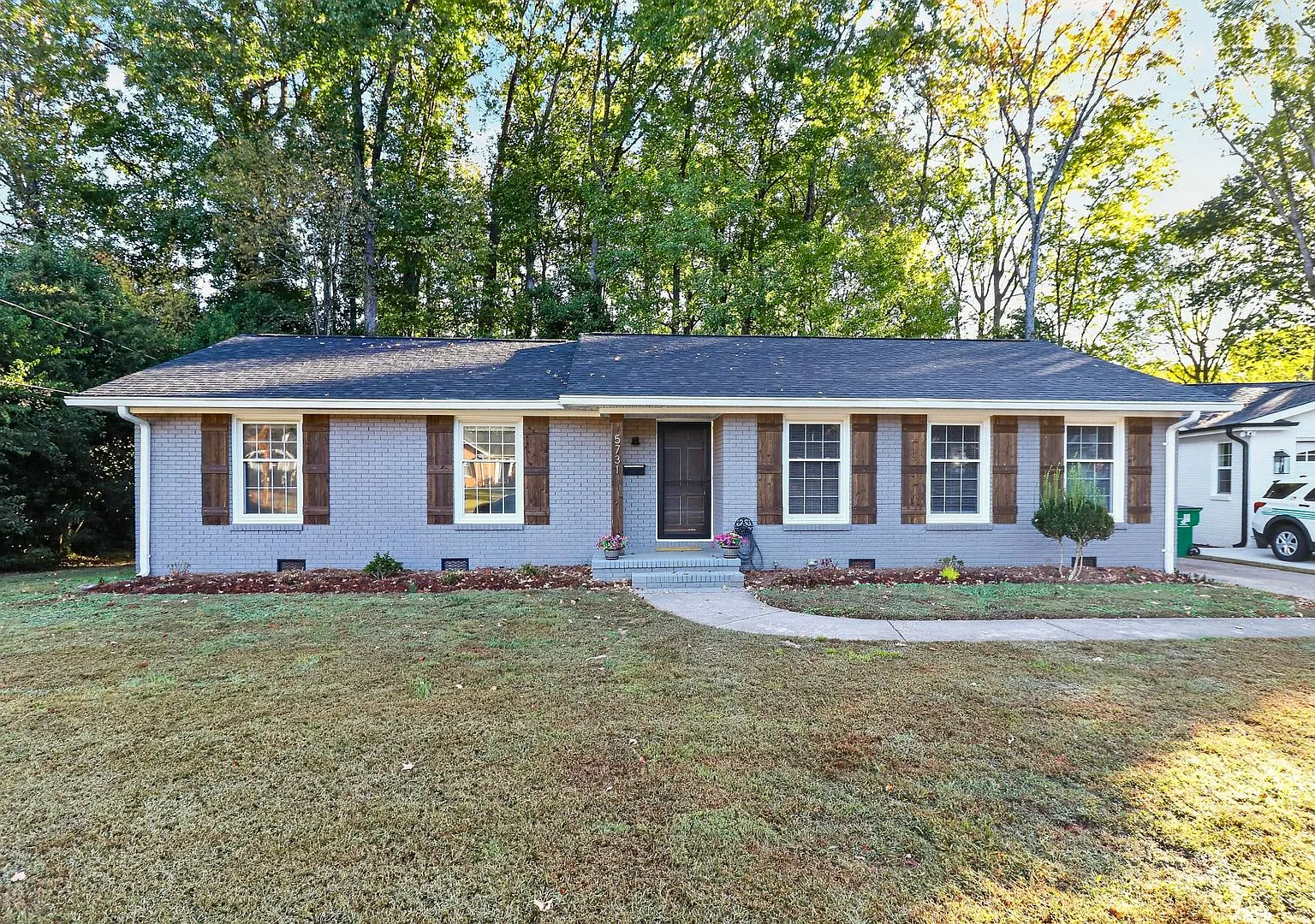 Newly renovated home - 3 Bed/2 Bath — Photo 1