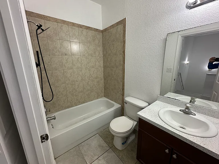 1800 Bassinger St — Photo 16