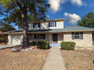 1105 S Ridgeway Dr, Cleburne, TX 76033