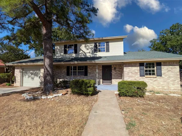 1105 S Ridgeway Dr, Cleburne, TX 76033