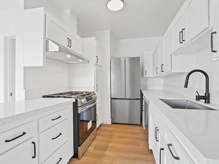 401 Washington Ave — Photo 5