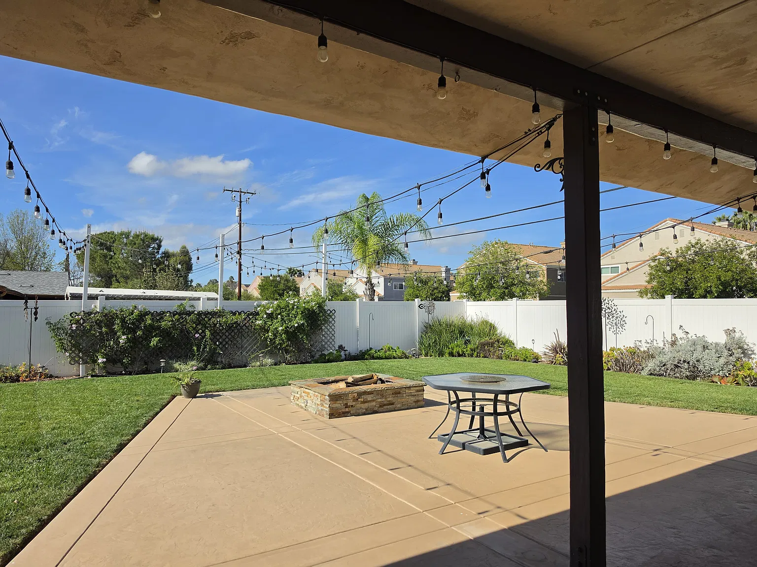 4 bed, 2.5 bath, 1969 sqft, $3,450 — Photo 4