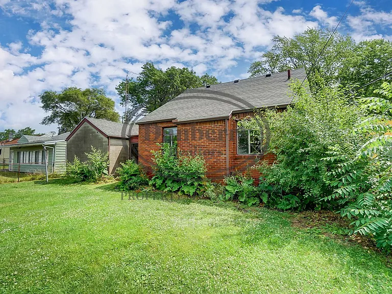 347 Darrow Ave — Photo 38