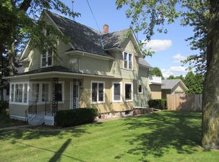 604 Center Ave, Oostburg, WI 53070