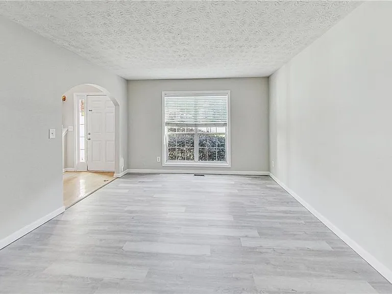 326 Canterbury Place Dr — Photo 7