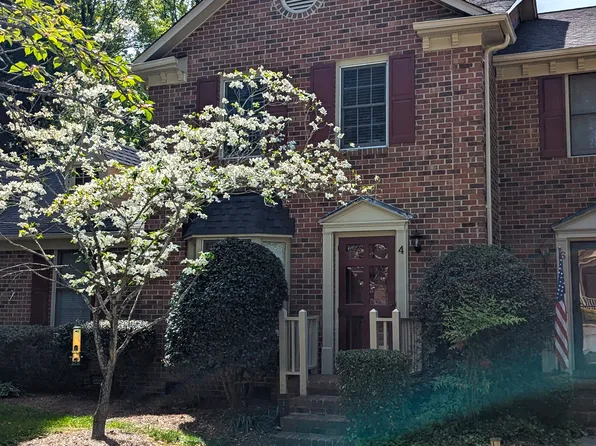 4 Milpond Ln, Greensboro, NC 27455