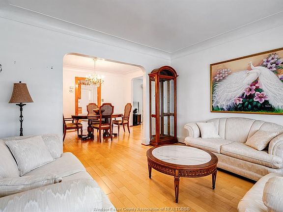 3rd image of 2279 Lillian Ave
