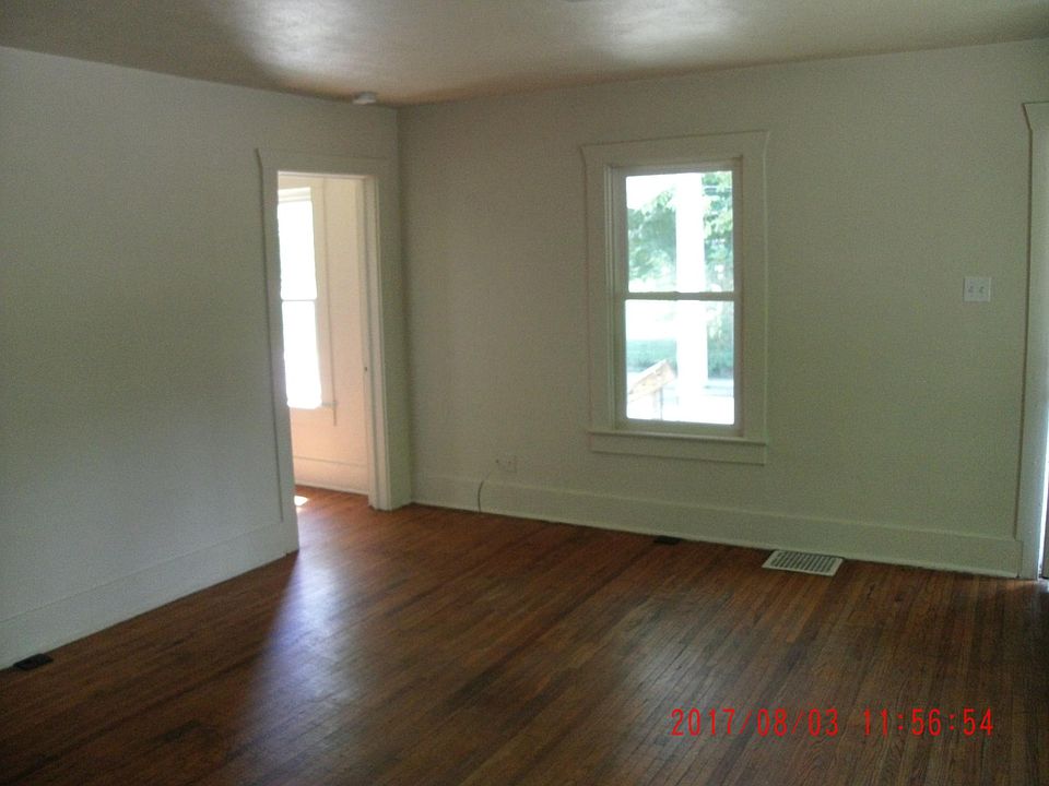 2nd image of 101 4th Ave
