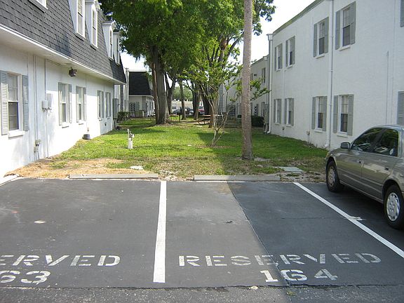 Parking & Picnic