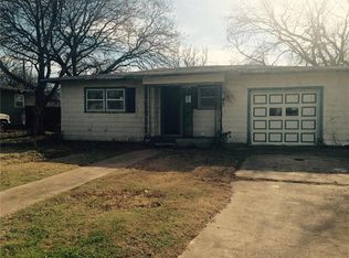 1422 Avenue C, Graham, TX 76450