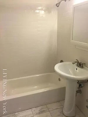 Rented by Living New York | media 9