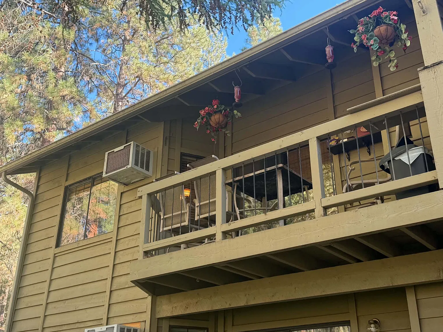 105 S Neyland Ave — Photo 2