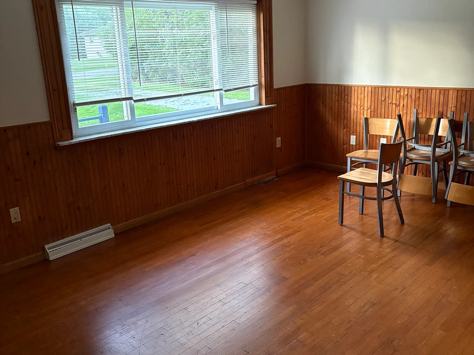 3 bed, 960 sqft, $1,200 — Photo 3
