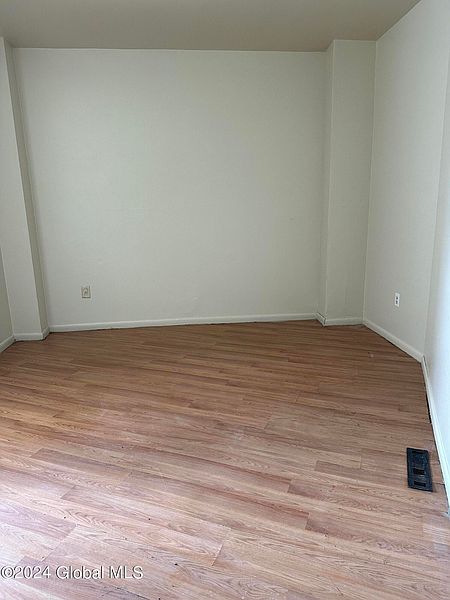 4th image of 1181 Chrisler Avenue