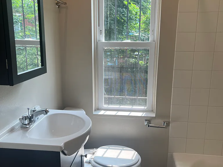 4410 Osage Ave #1R — Photo 10