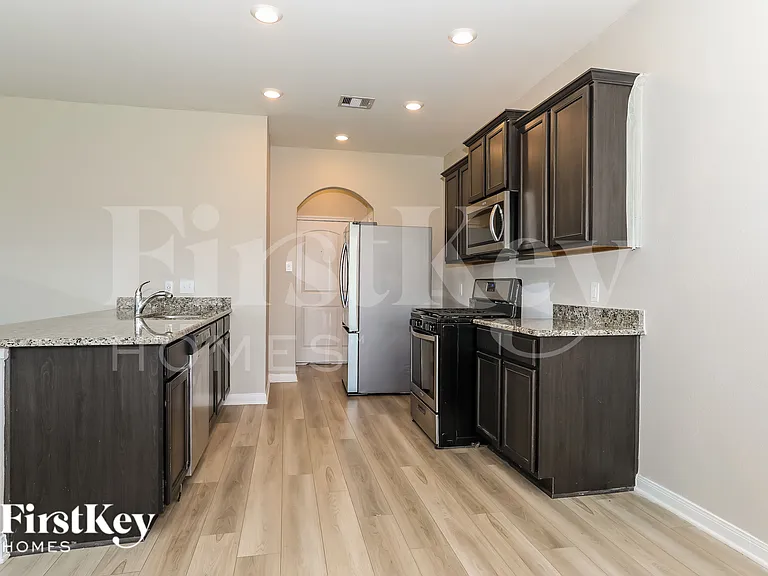 26732 Frost Dr — Photo 7