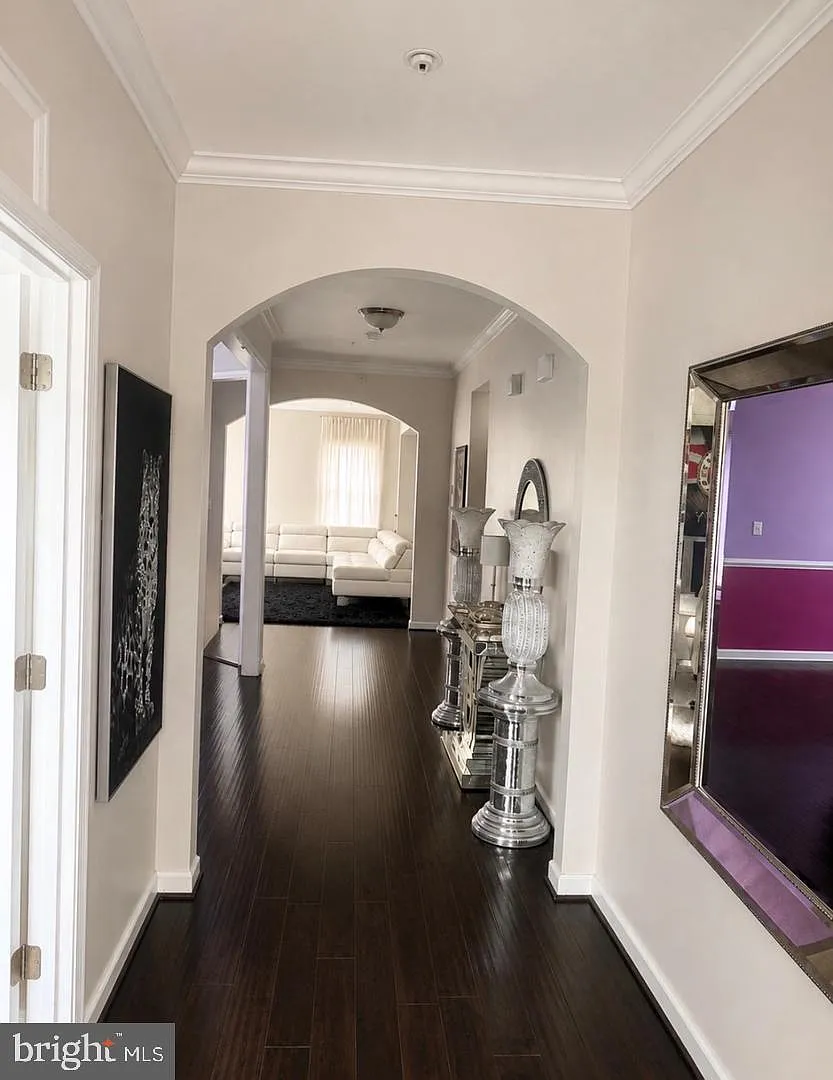 4 bed, 3.5 bath, 4807 sqft, $4,295 — Photo 3