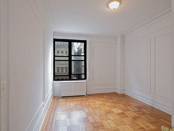 4th image of 200 W 58th St APT 11B