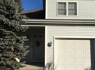 5 Lantern Ct, Farmington, CT 06032