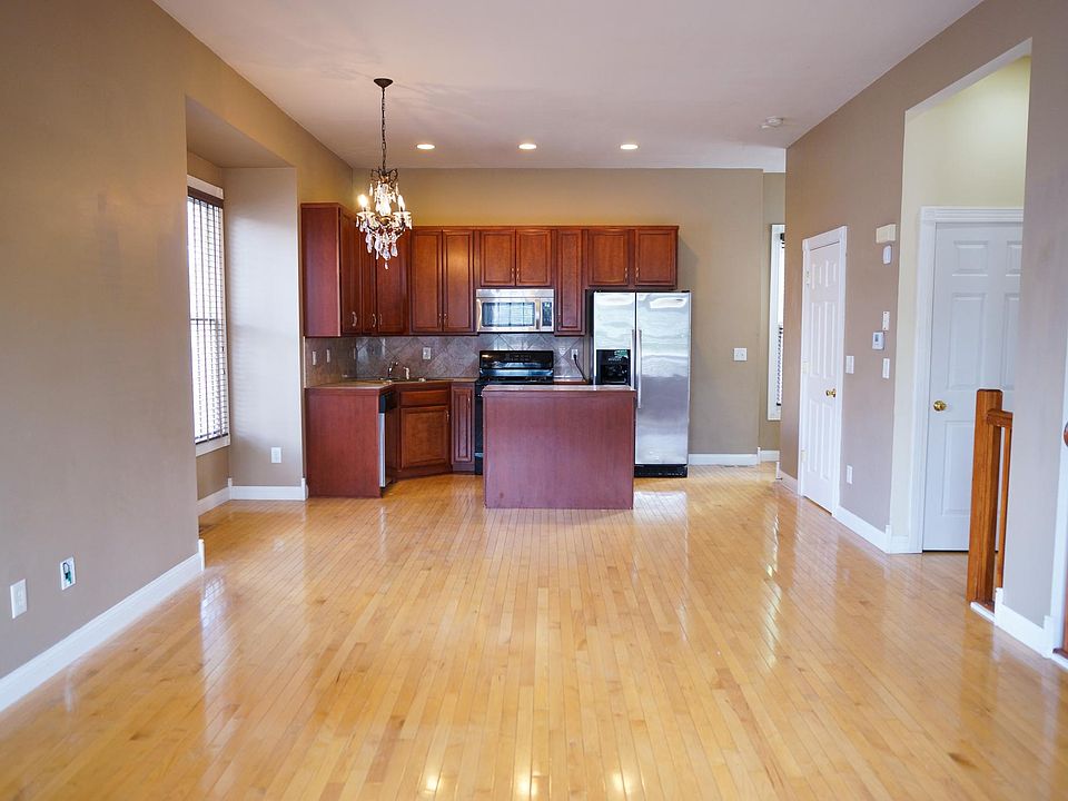 1st image of 266 E 2nd Ave