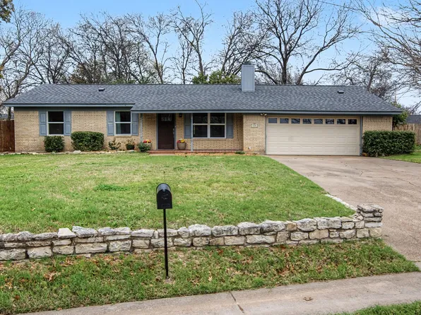 405 Torrey St, Granbury, TX 76048
