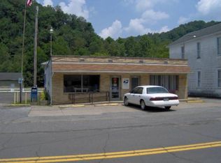327 Pennsylvania Ave, Colliers, WV 26035