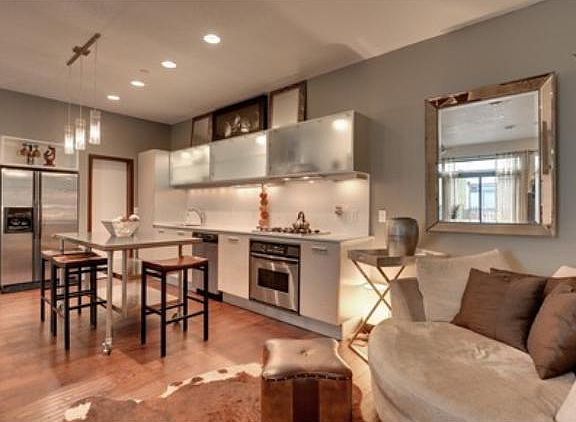 3rd image of 2818 Aldrich Ave S #103