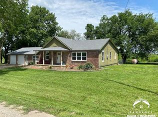 1244 N 800th Rd, Lawrence, KS 66047