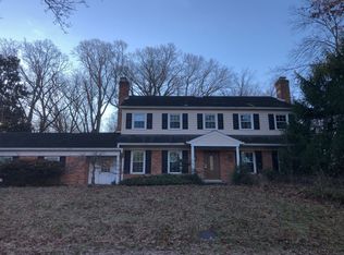 10305 Hunt Country Ln, Vienna, VA 22182