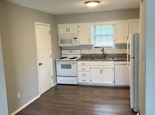 800 NE Ball Dr APT C, Lees Summit, MO 64086